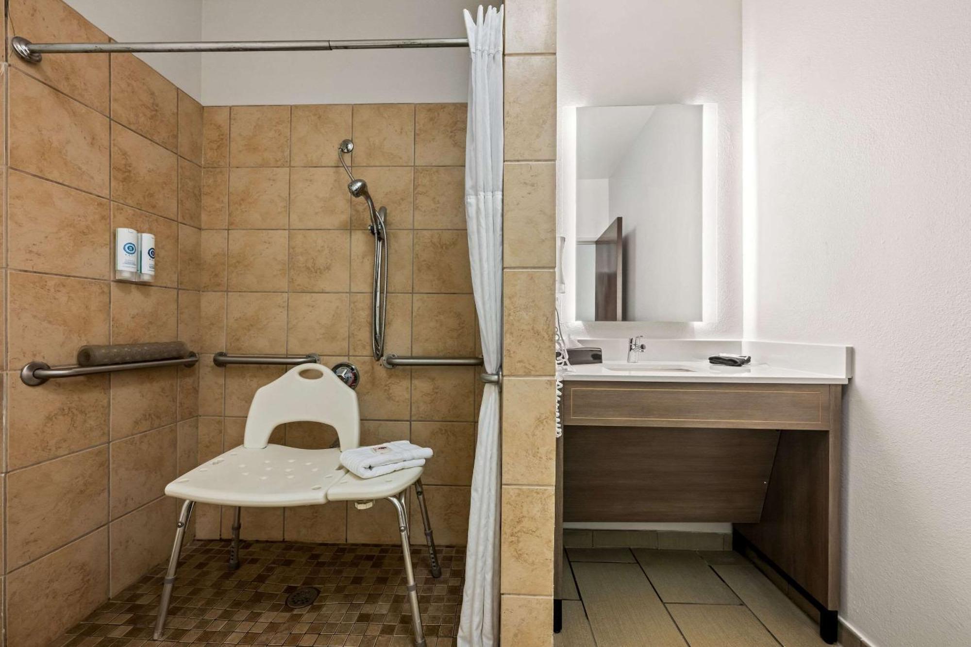Comfort Suites Cullman I-65 Exit 310 Bagian luar foto
